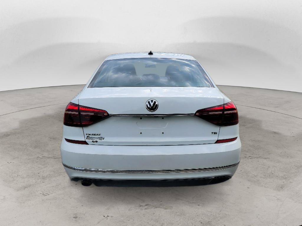 Used 2017 Volkswagen Passat 1.8T R-Line FWD image 7