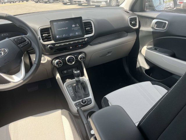 New 2026 Hyundai Venue SEL FWD image 14
