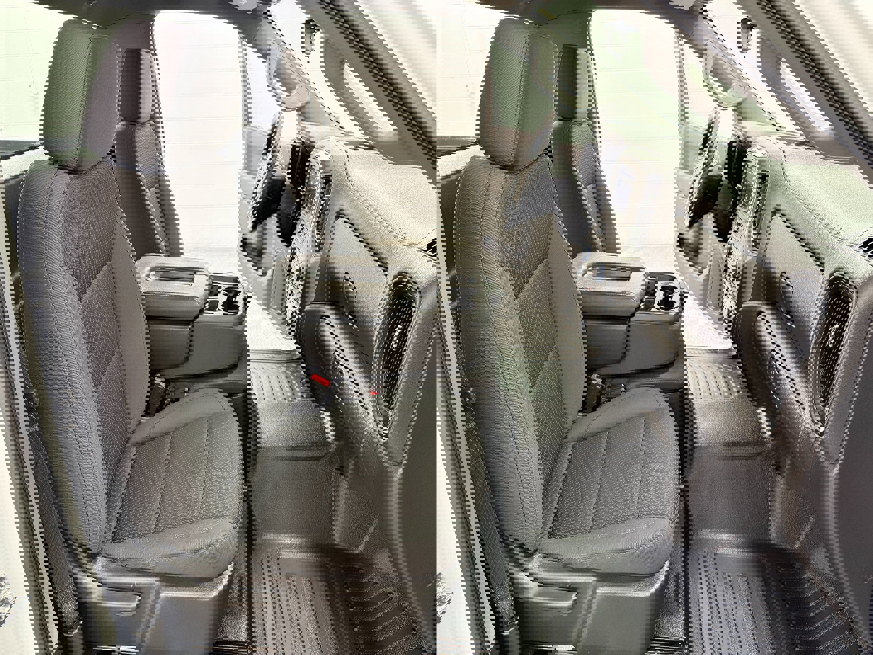 Used 2025 Chevrolet Silverado 1500 W/T image 12