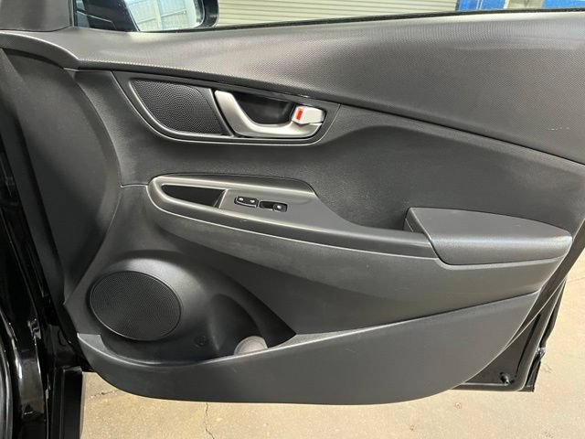 Used 2022 Hyundai Kona SEL w/ Convenience Package AWD/4WD image 11
