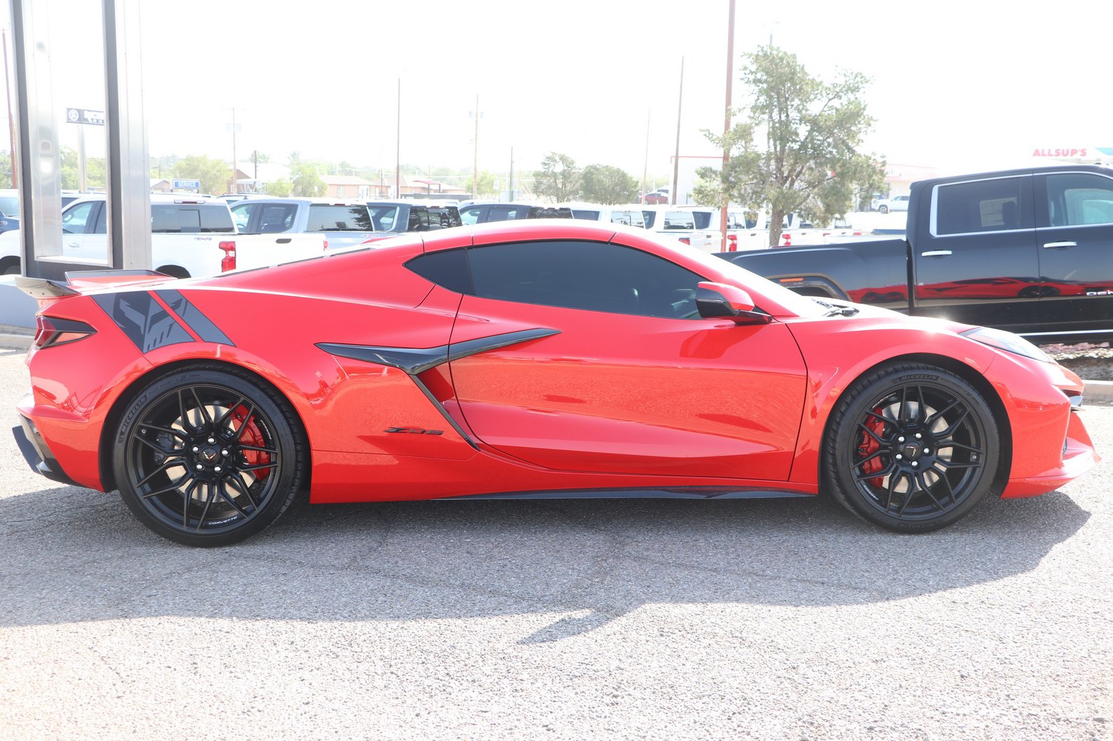 Used 2025 Chevrolet Corvette Z06 RWD image 8