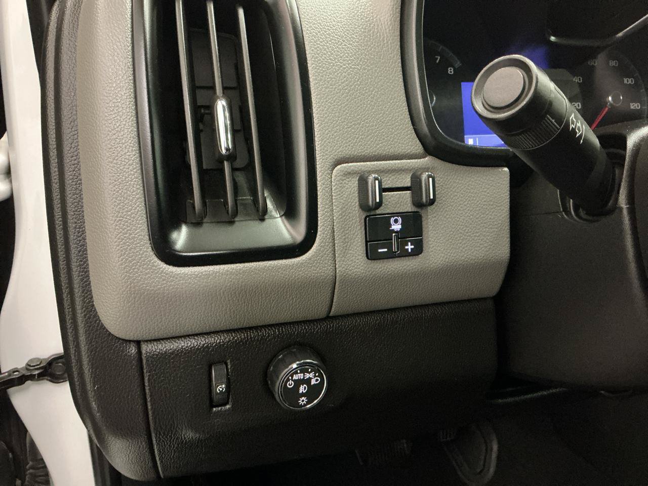 Used 2020 Chevrolet Colorado LT w/ LT Convenience Package RWD image 16
