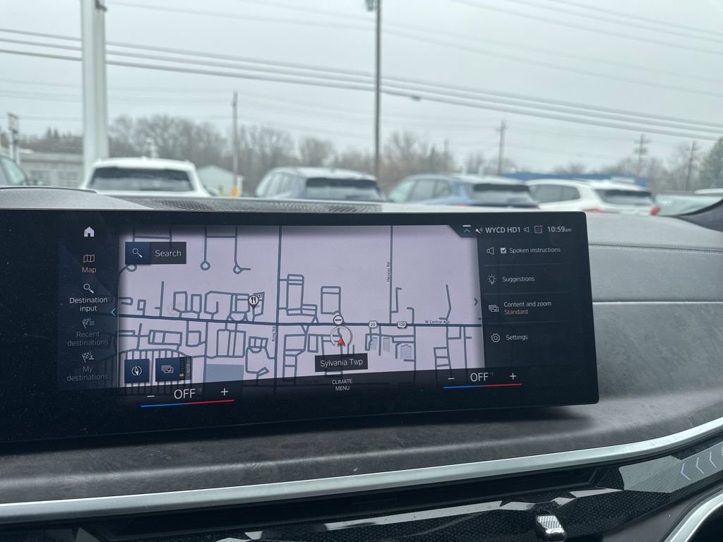 Used 2023 BMW X7 xDrive40i w/ Premium Package image 16