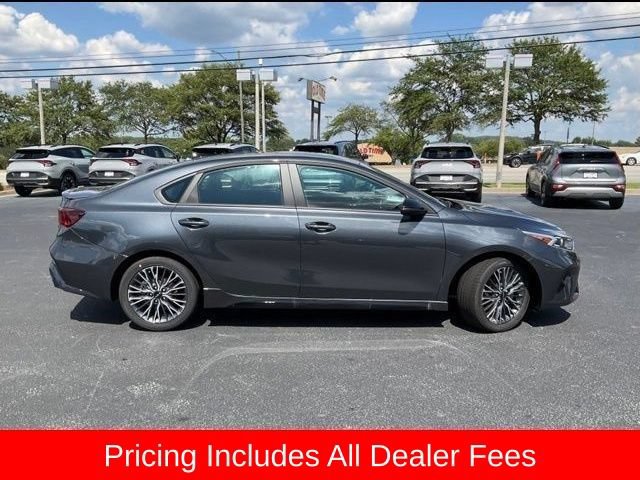 Used 2023 Kia Forte GT-Line w/ GT-Line Technology Package FWD image 2