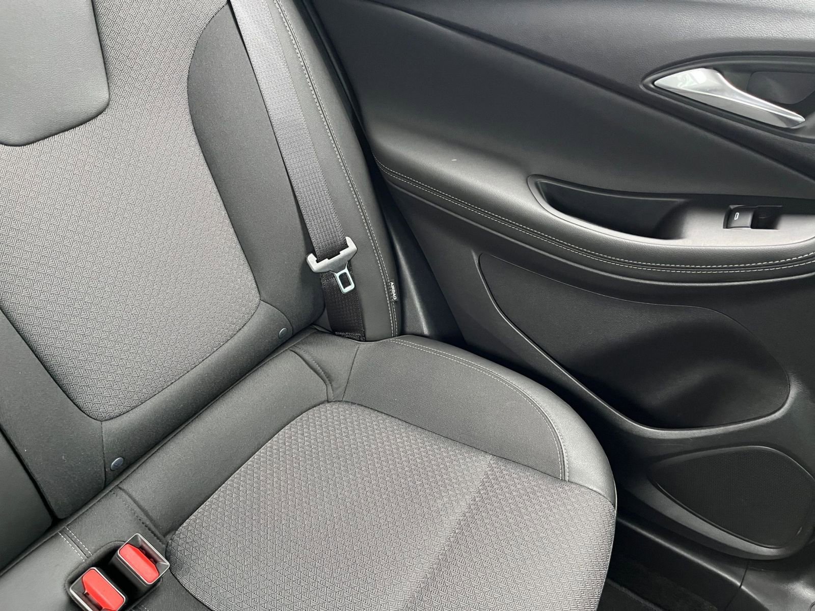 Used 2025 Buick Encore GX Preferred image 37