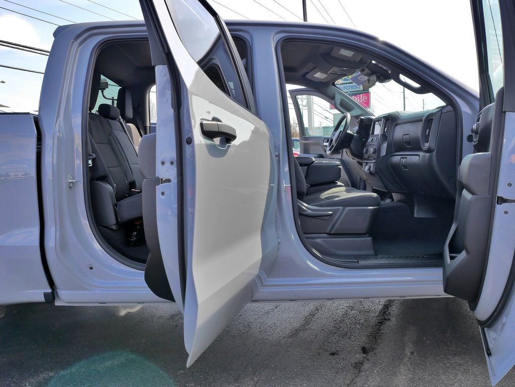 Used 2024 Chevrolet Silverado 1500 Custom w/ LPO, Dark Essentials Package image 10