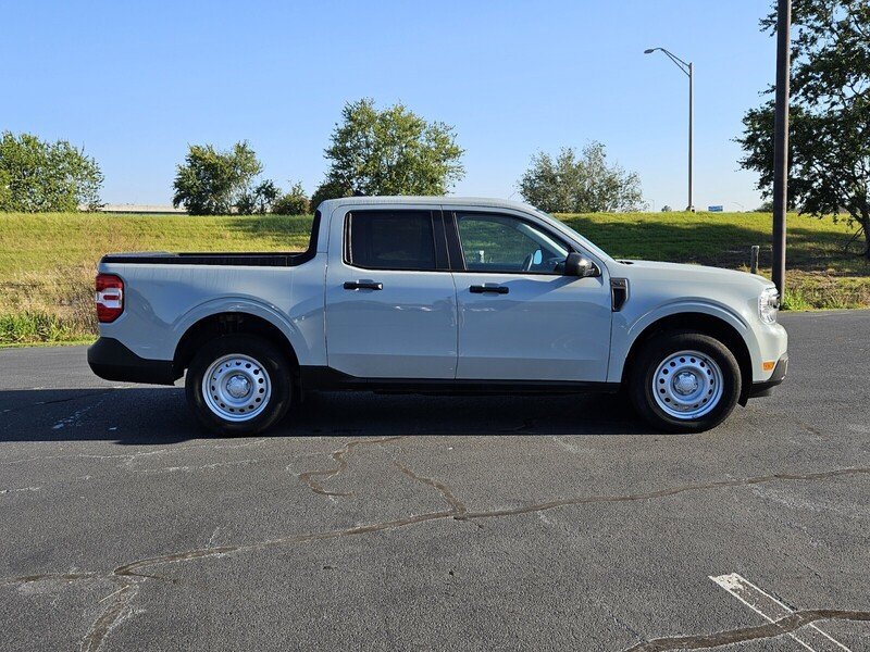 Used 2022 Ford Maverick XL FWD image 14
