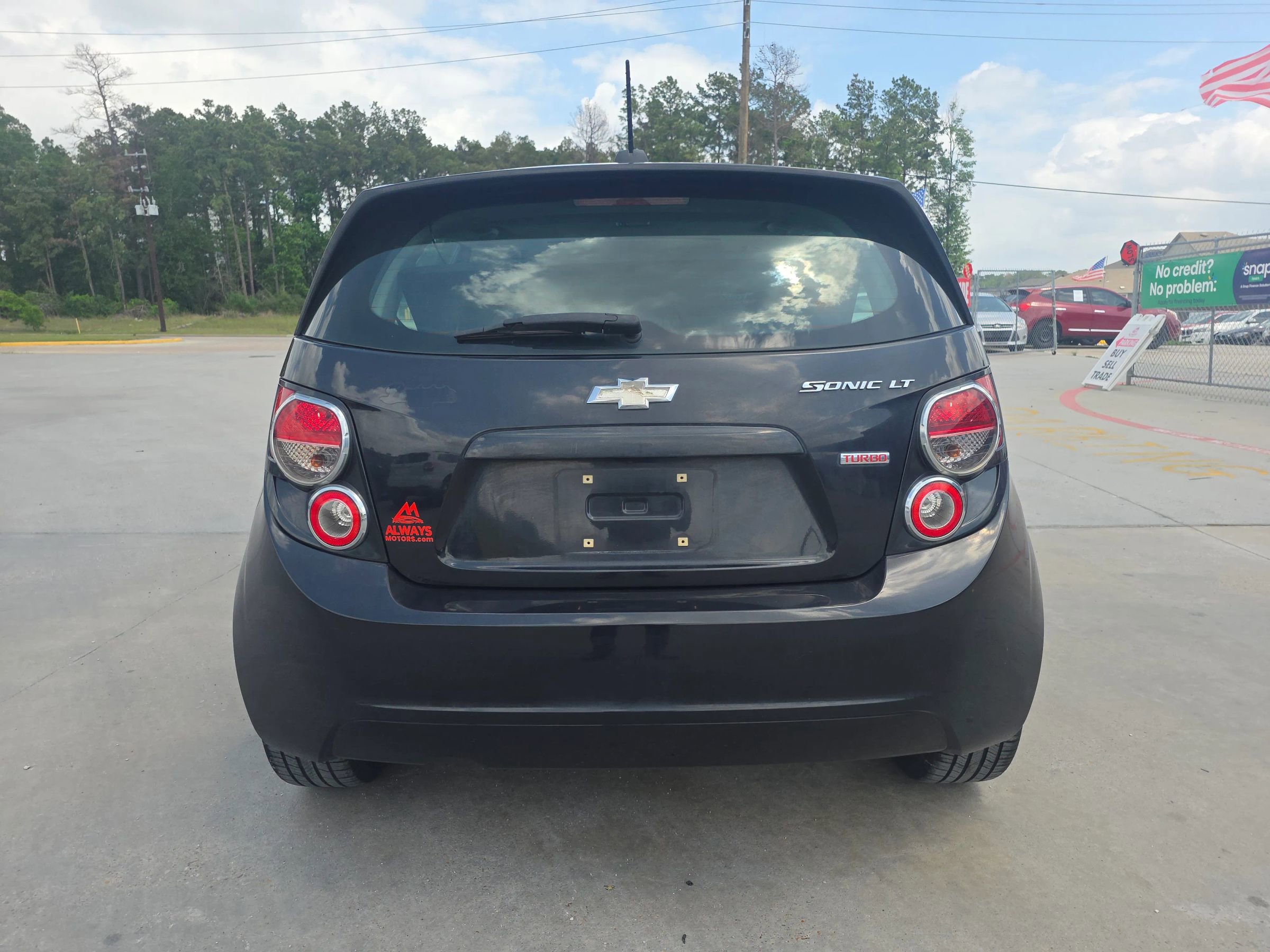 Used 2015 Chevrolet Sonic LT w/ Fun and Sun Package FWD image 14