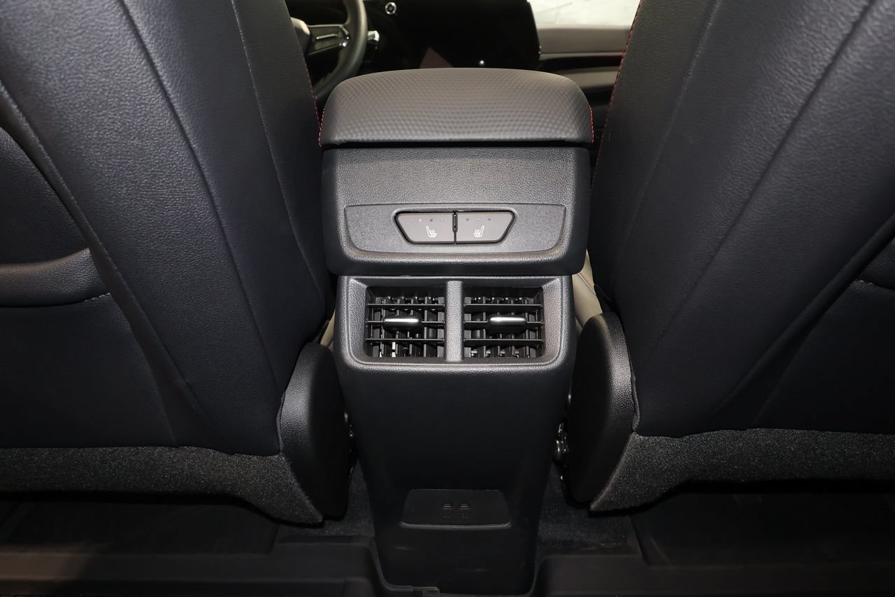 Certified 2026 Chevrolet Equinox RS w/ Convenience Package III AWD/4WD image 30