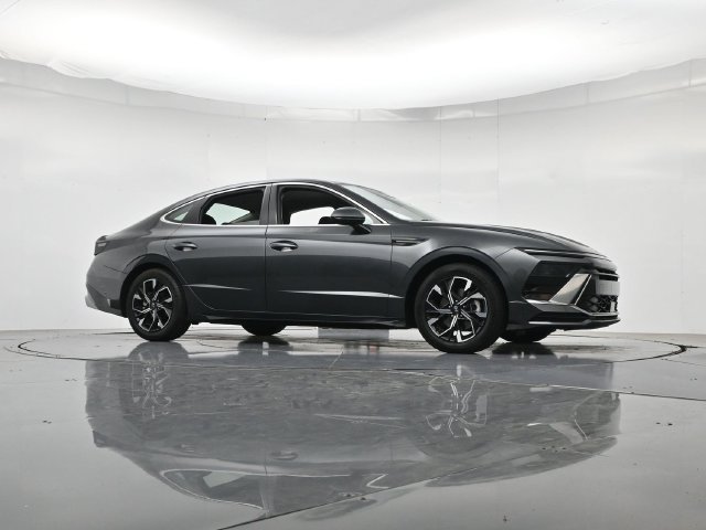 Used 2025 Hyundai Sonata SEL FWD image 28