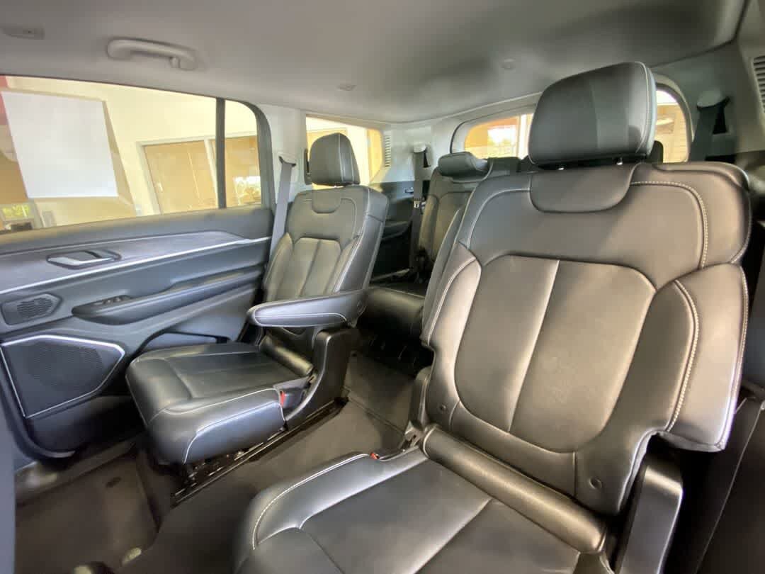 Used 2022 Jeep Grand Cherokee L Limited AWD/4WD image 25