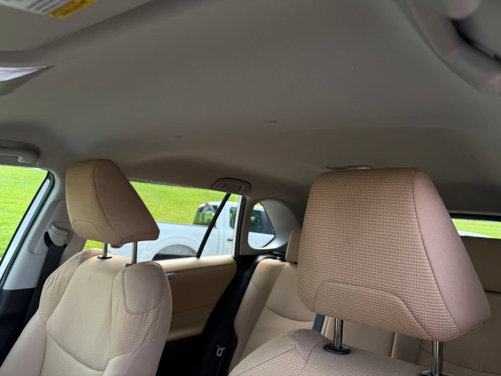 Used 2021 Toyota RAV4 LE FWD image 33