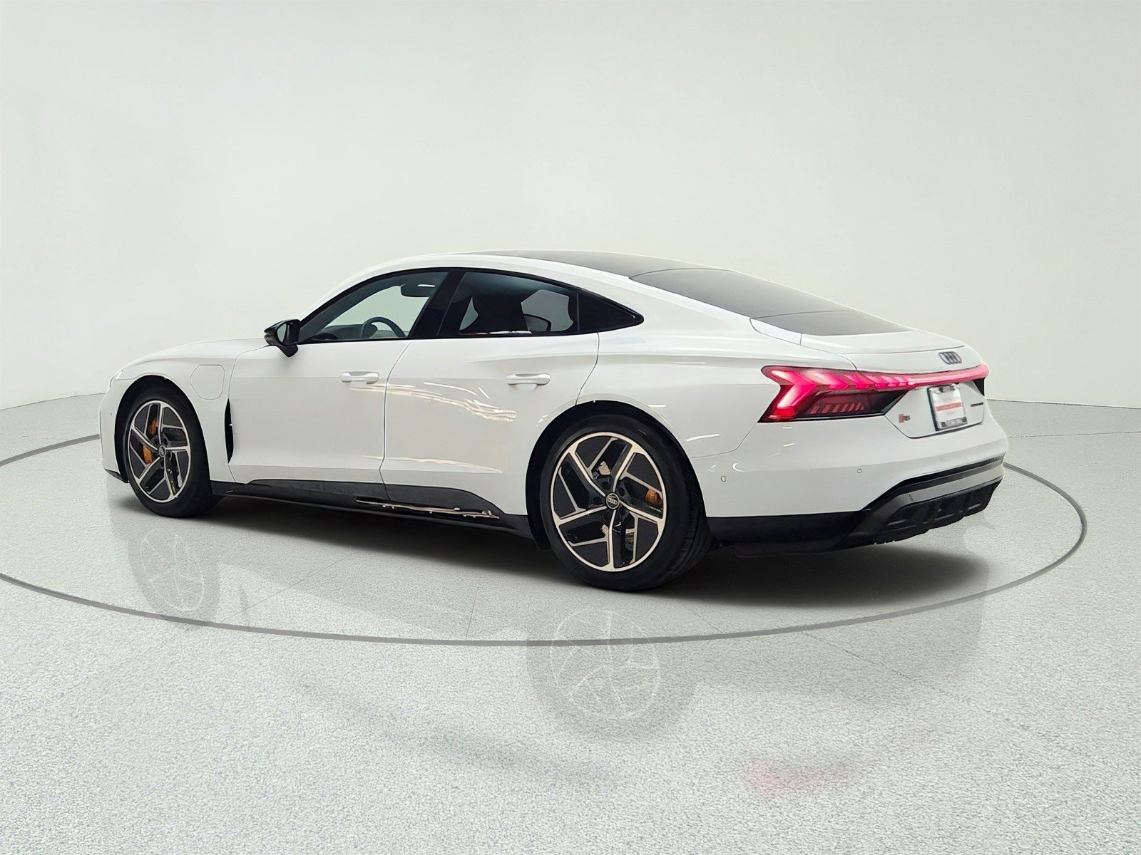 Used 2023 Audi RS e-tron GT w/ Carbon Performance Package AWD/4WD image 7
