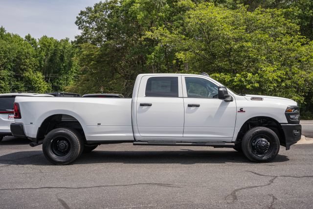 New 2026 RAM 3500 Tradesman AWD/4WD image 4