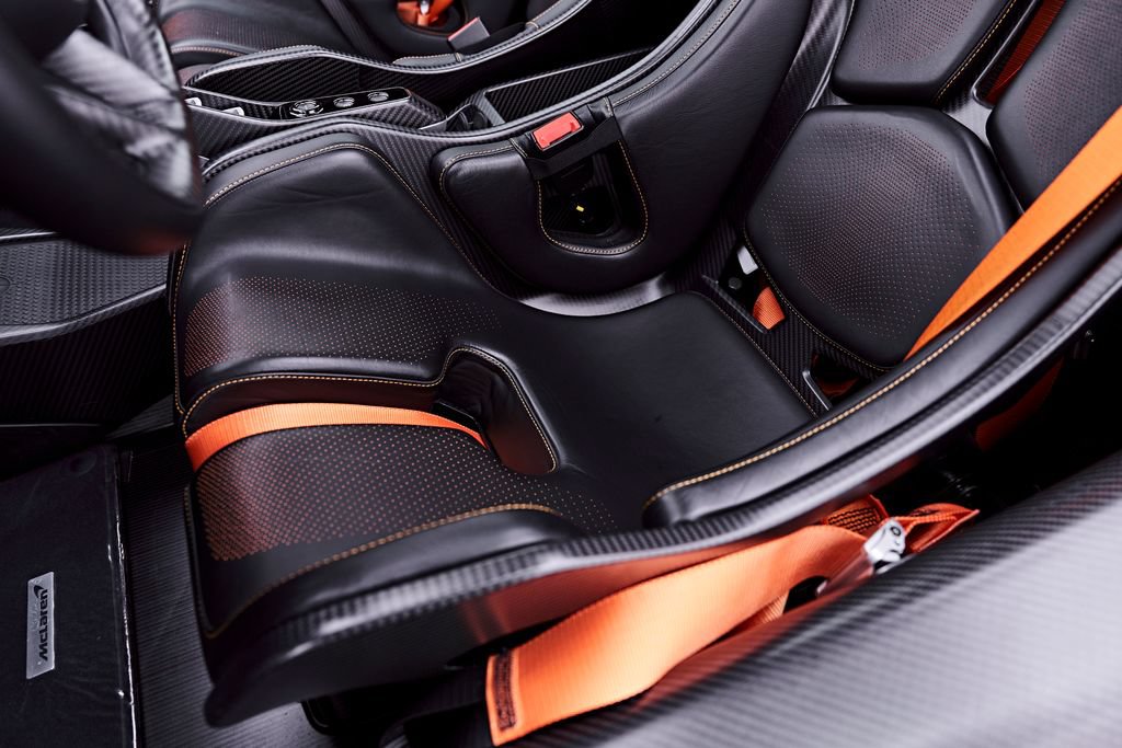 Used 2019 McLaren Senna RWD image 72