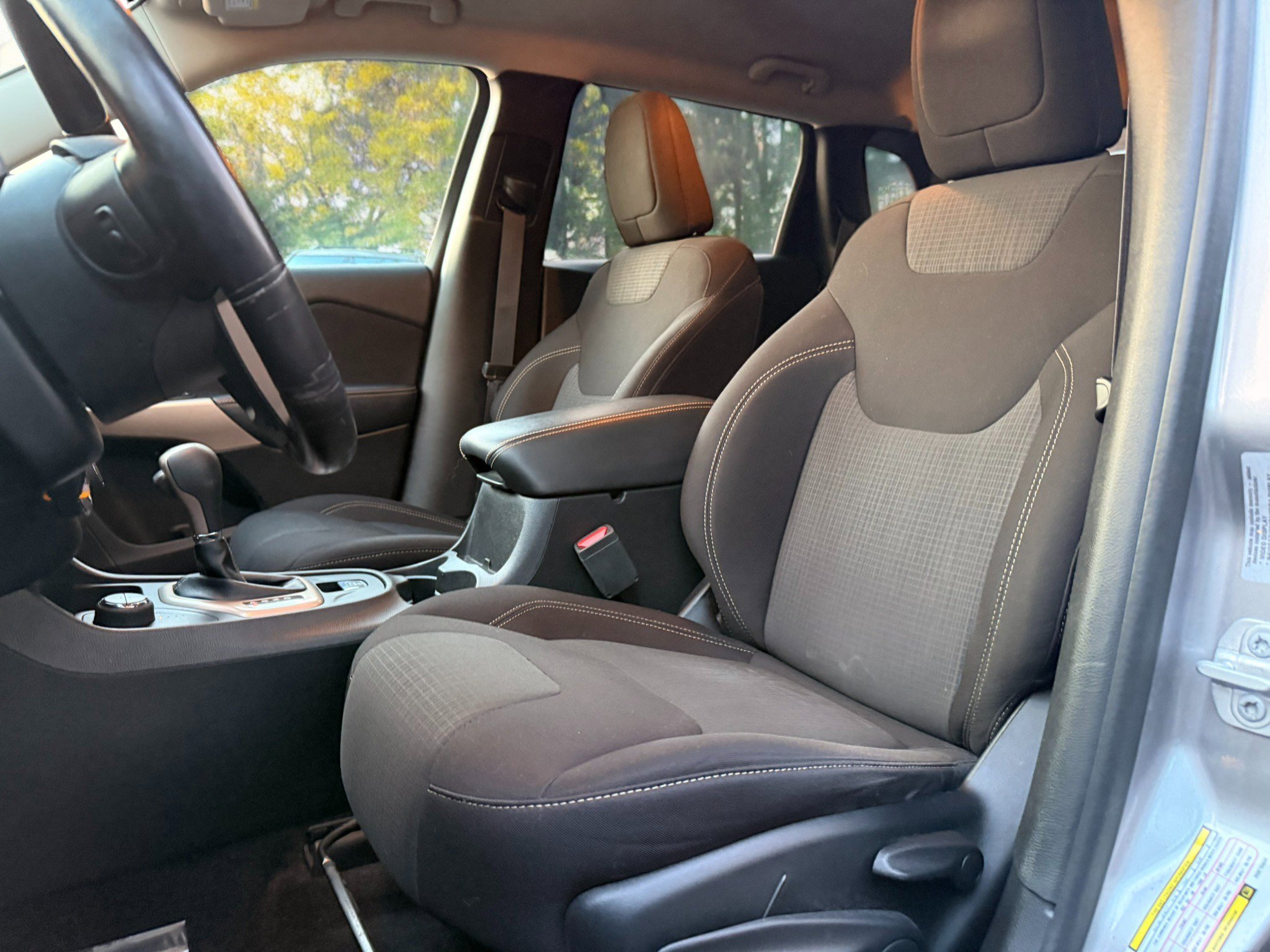 Used 2017 Jeep Cherokee Latitude w/ Cold Weather Group image 14