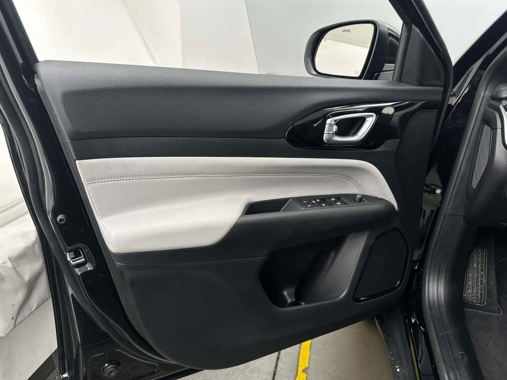 New 2026 Jeep Compass Limited image 20