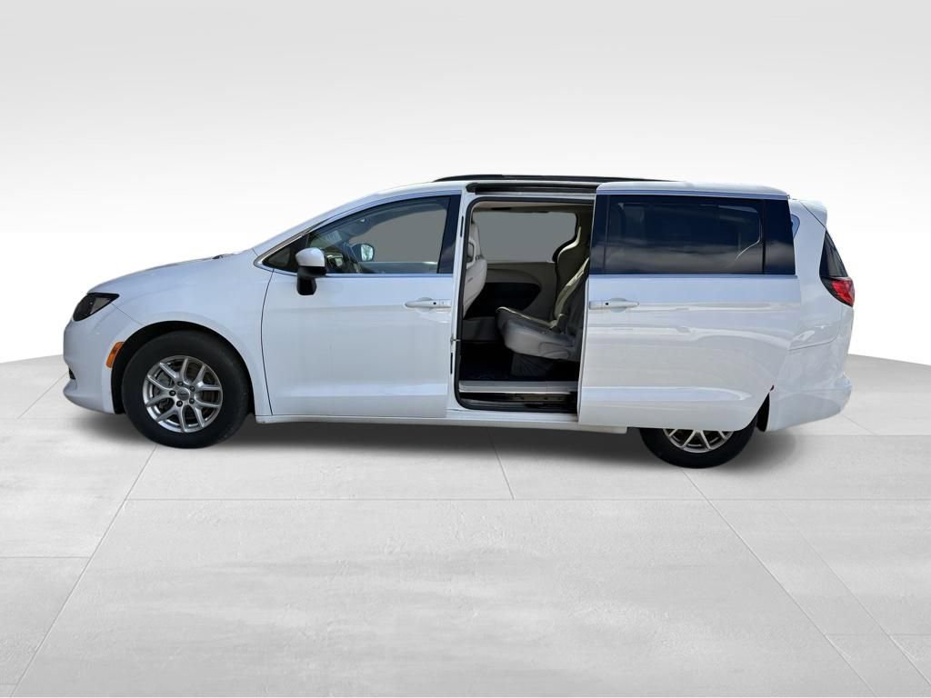 Used 2021 Chrysler Voyager Lxi FWD image 36