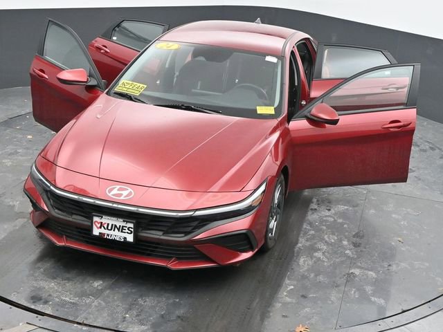 Used 2024 Hyundai Elantra SEL image 59