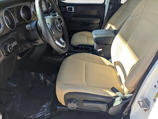 Used 2018 Jeep Wrangler Unlimited Sahara AWD/4WD image 16