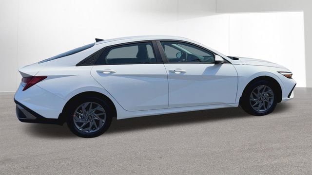Used 2025 Hyundai Elantra Hybrid FWD image 80