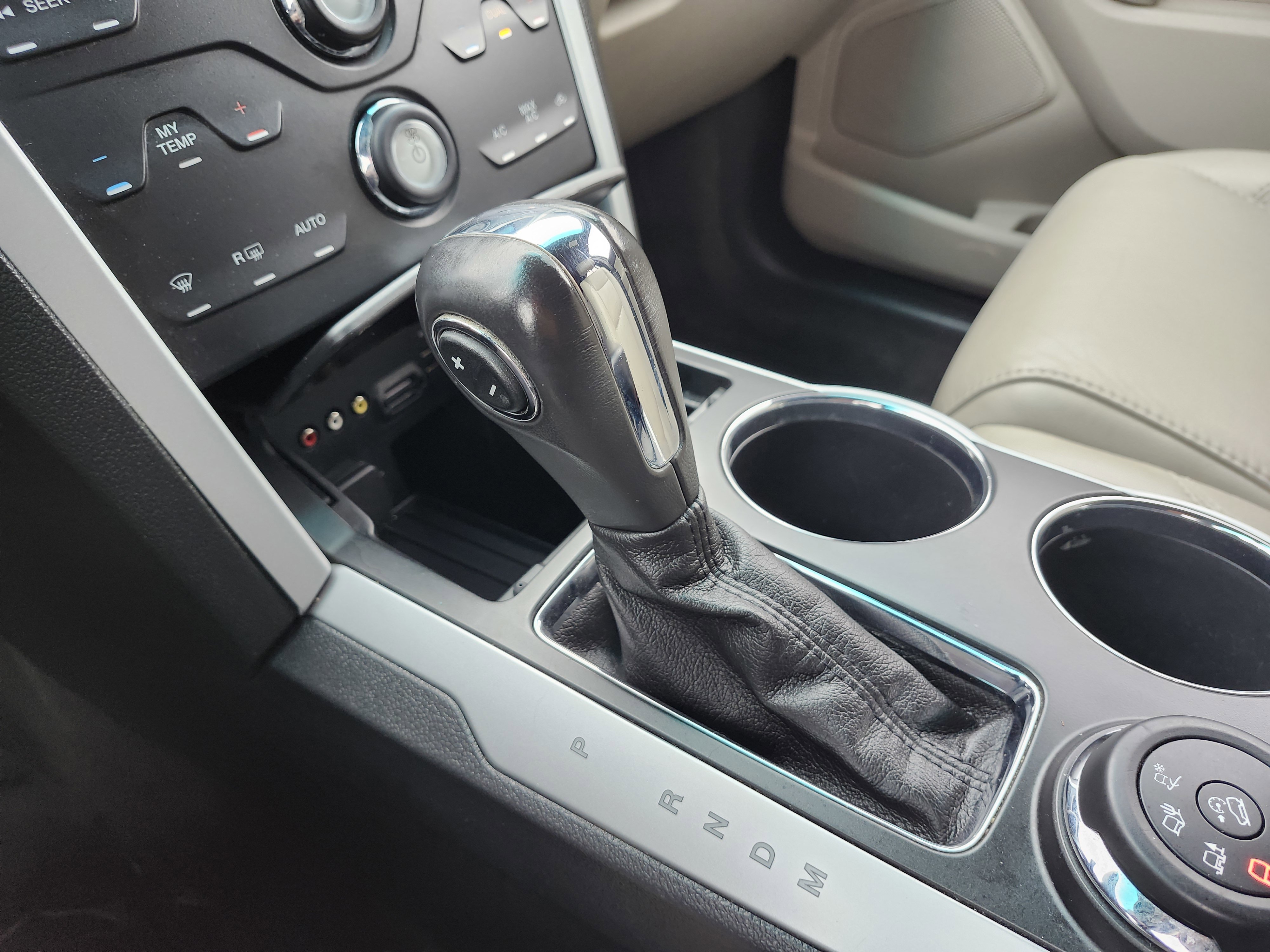 Used 2013 Ford Explorer XLT image 36