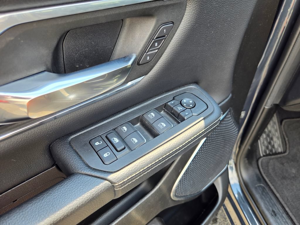 Used 2026 RAM 1500 Laramie AWD/4WD image 30