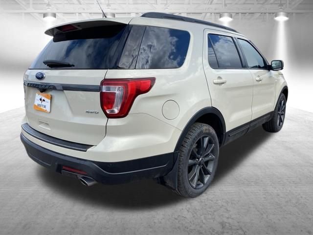 Used 2018 Ford Explorer XLT w/ XLT Appearance Package AWD/4WD image 8
