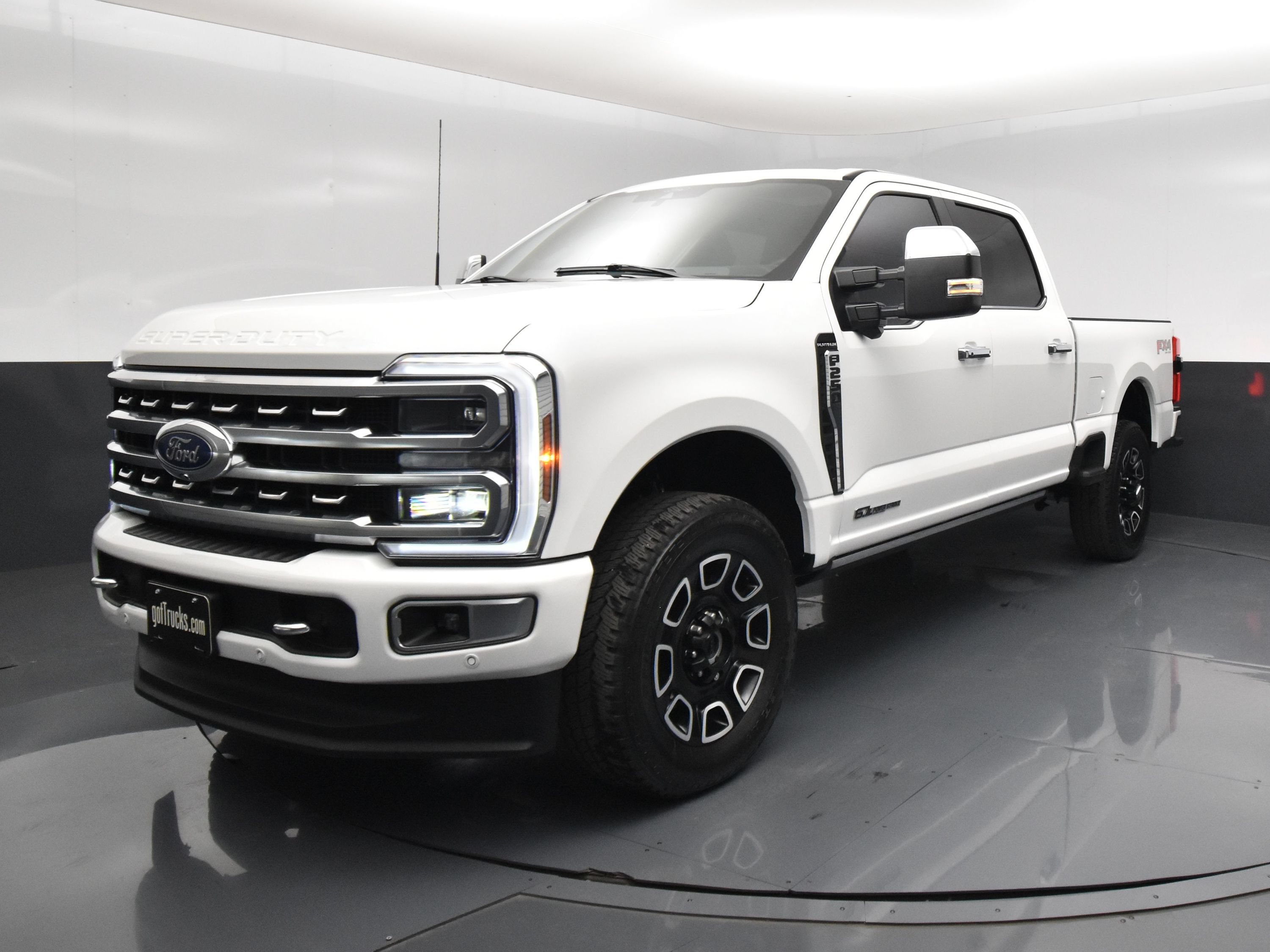 Used 2024 Ford F250 Platinum w/ FX4 Off-Road Package AWD/4WD image 2