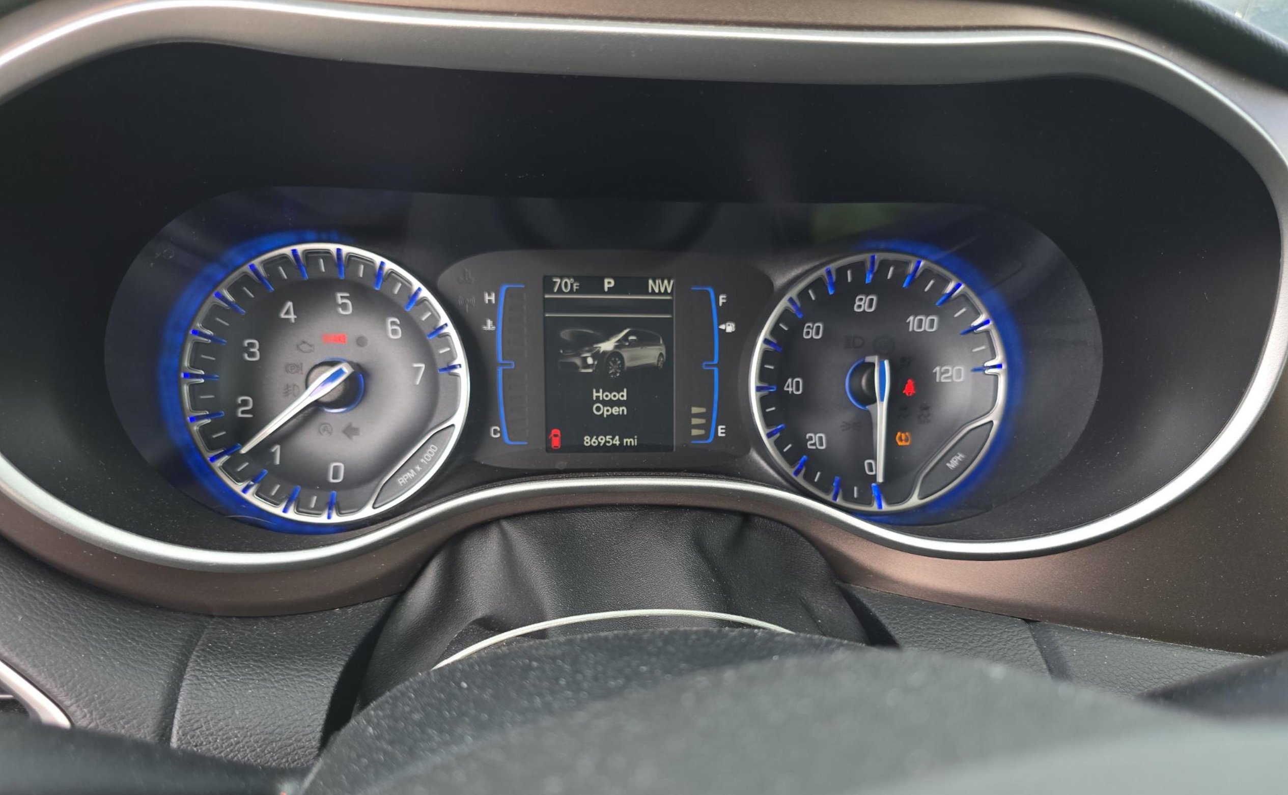 Used 2017 Chrysler Pacifica Touring-L FWD image 6