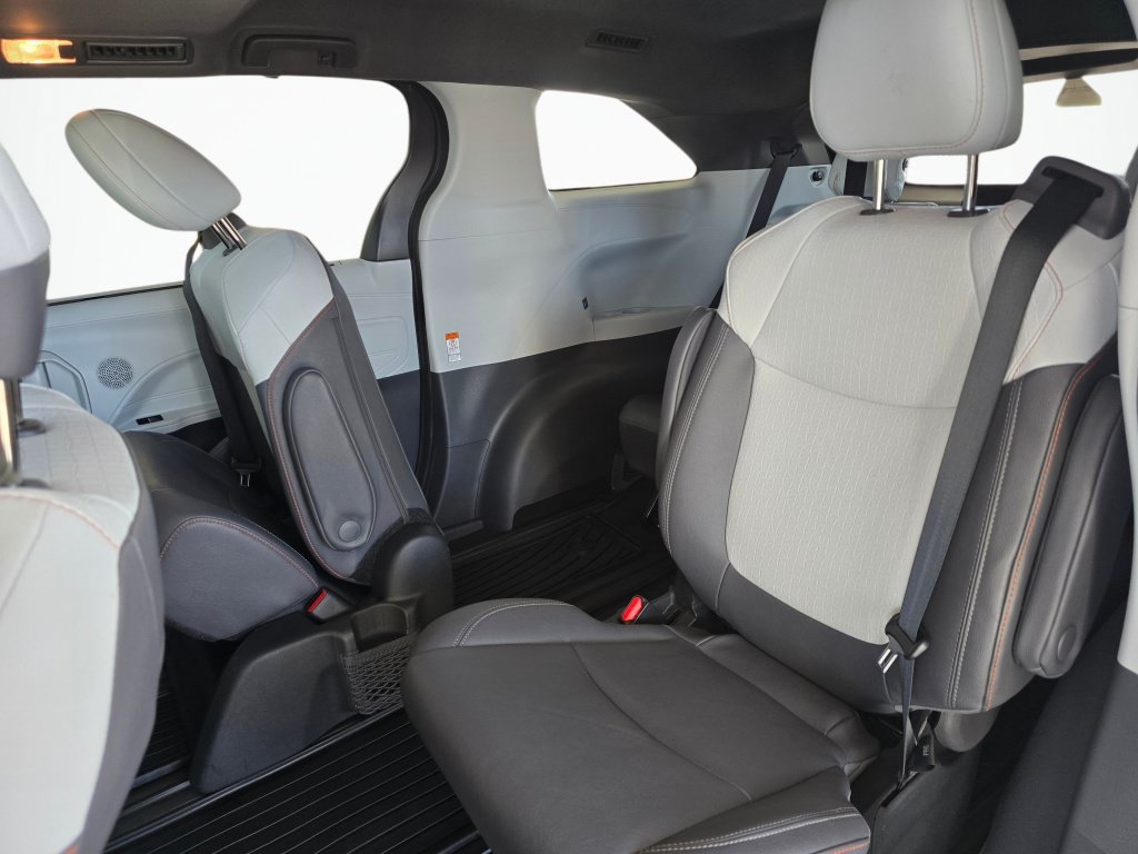 Used 2024 Toyota Sienna XSE AWD/4WD image 35