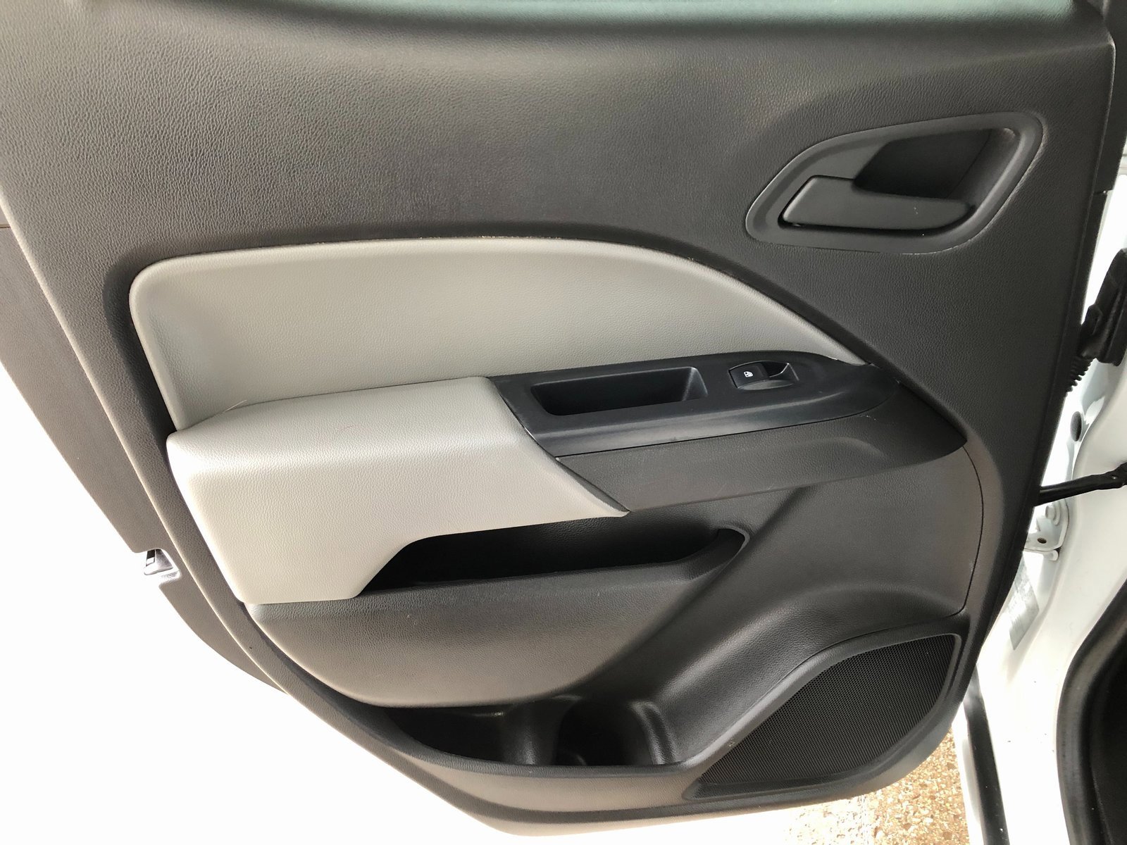 Used 2016 Chevrolet Colorado W/T image 12