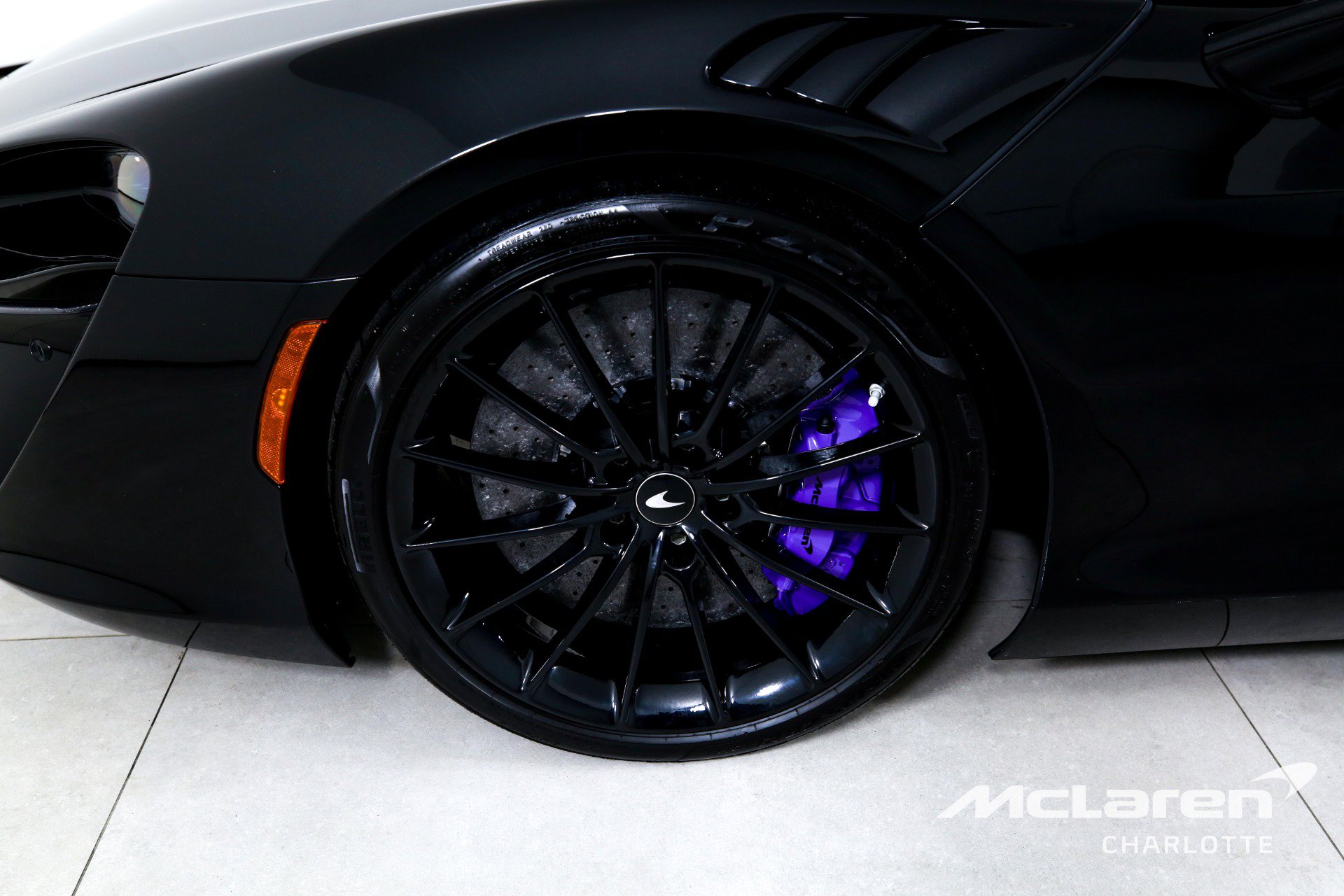 Used 2025 McLaren Artura Spider image 27