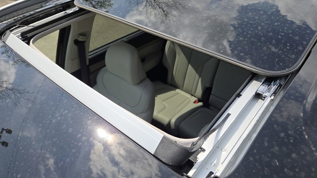 Used 2021 Hyundai Palisade SEL w/ Cargo Package FWD image 3