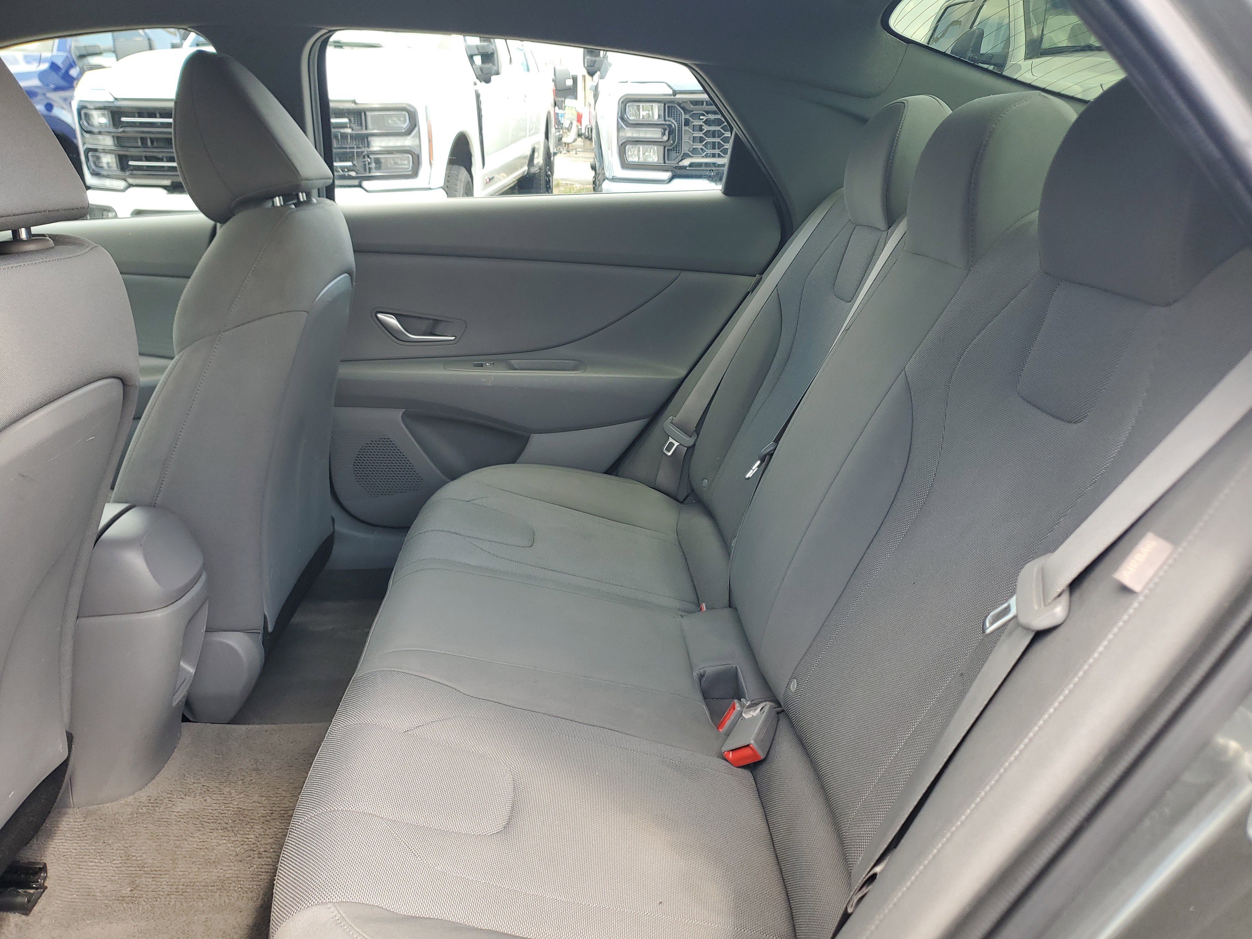 Used 2024 Hyundai Elantra SE FWD image 12