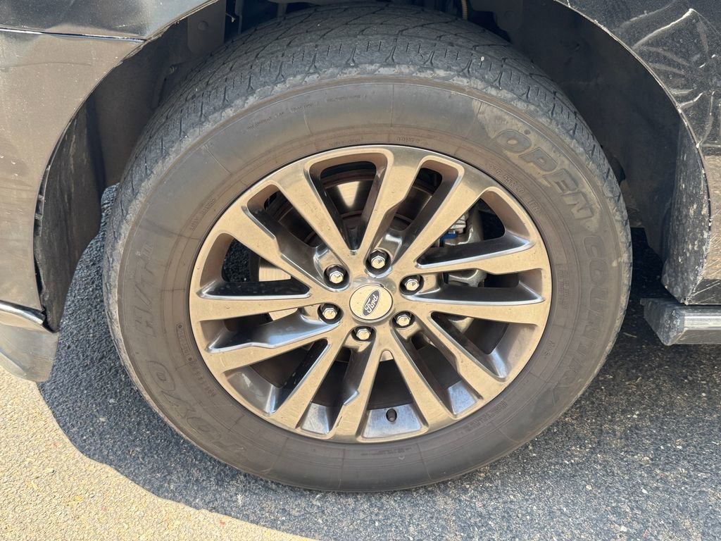 Used 2019 Ford Expedition Limited w/ Equipment Group 301A RWD image 19