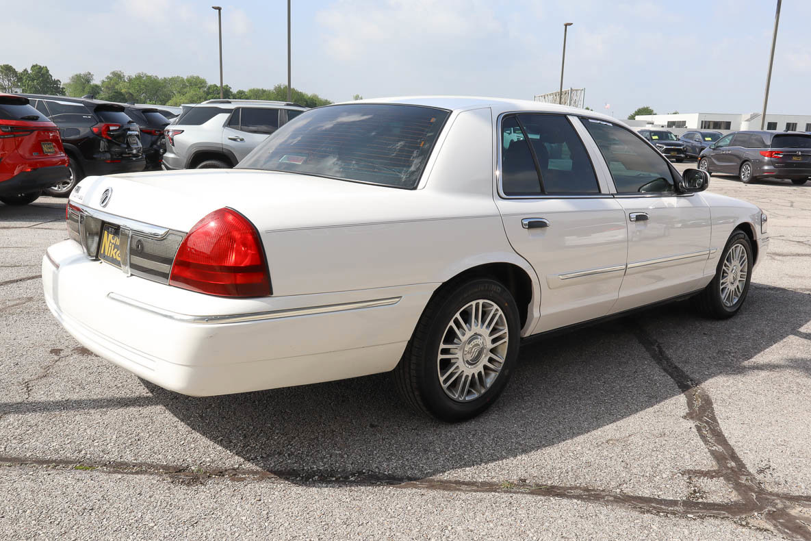 Used 2008 Mercury Grand Marquis LS RWD image 4