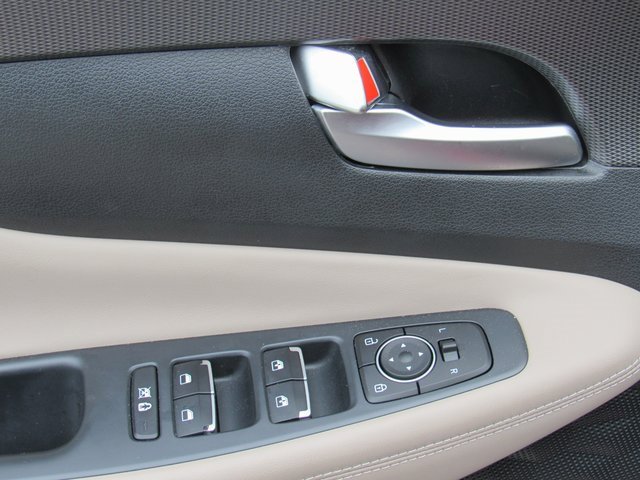 Used 2020 Hyundai Santa Fe SEL w/ Convenience + Premium Package image 13