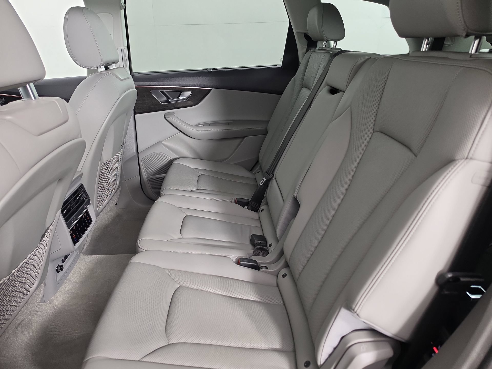 Used 2023 Audi Q7 2.0T Premium Plus w/ Premium Plus Package AWD/4WD image 37