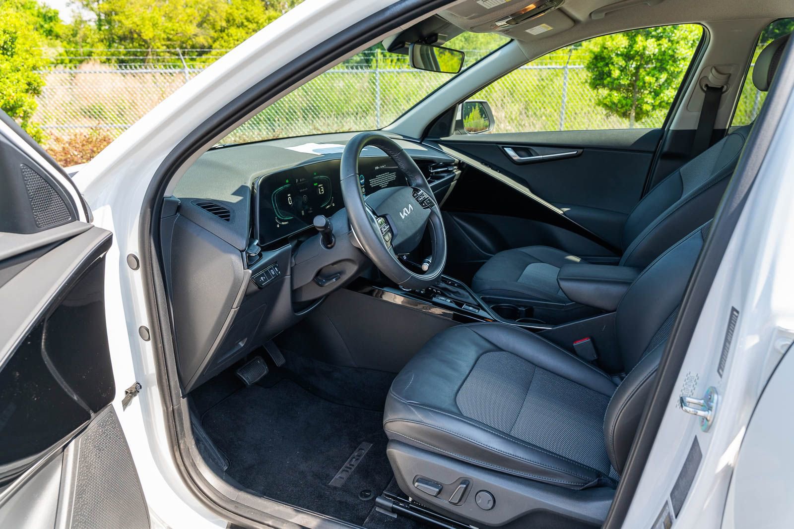 Used 2023 Kia Niro EX FWD image 18