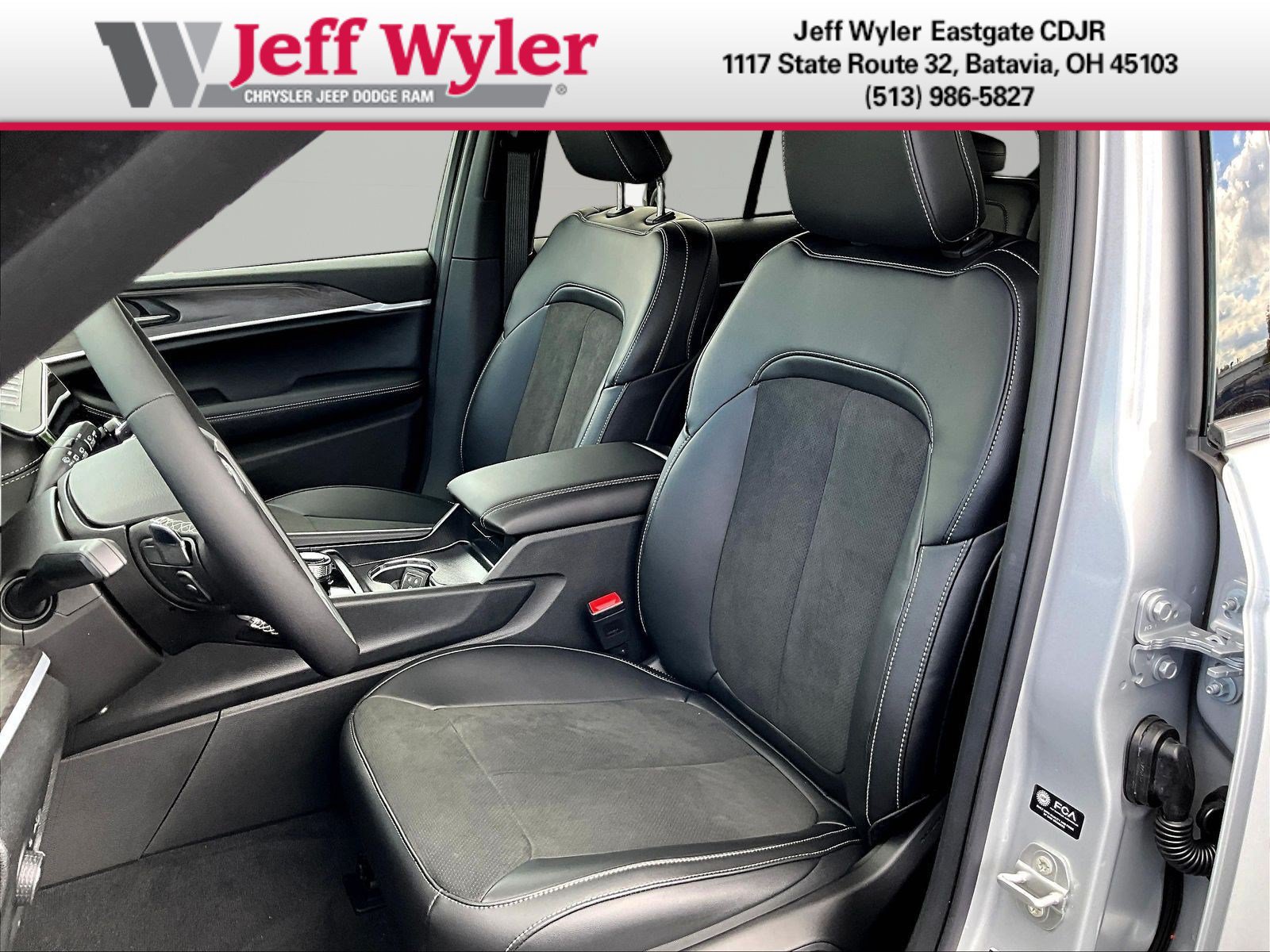 New 2026 Jeep Grand Cherokee Altitude AWD/4WD image 17