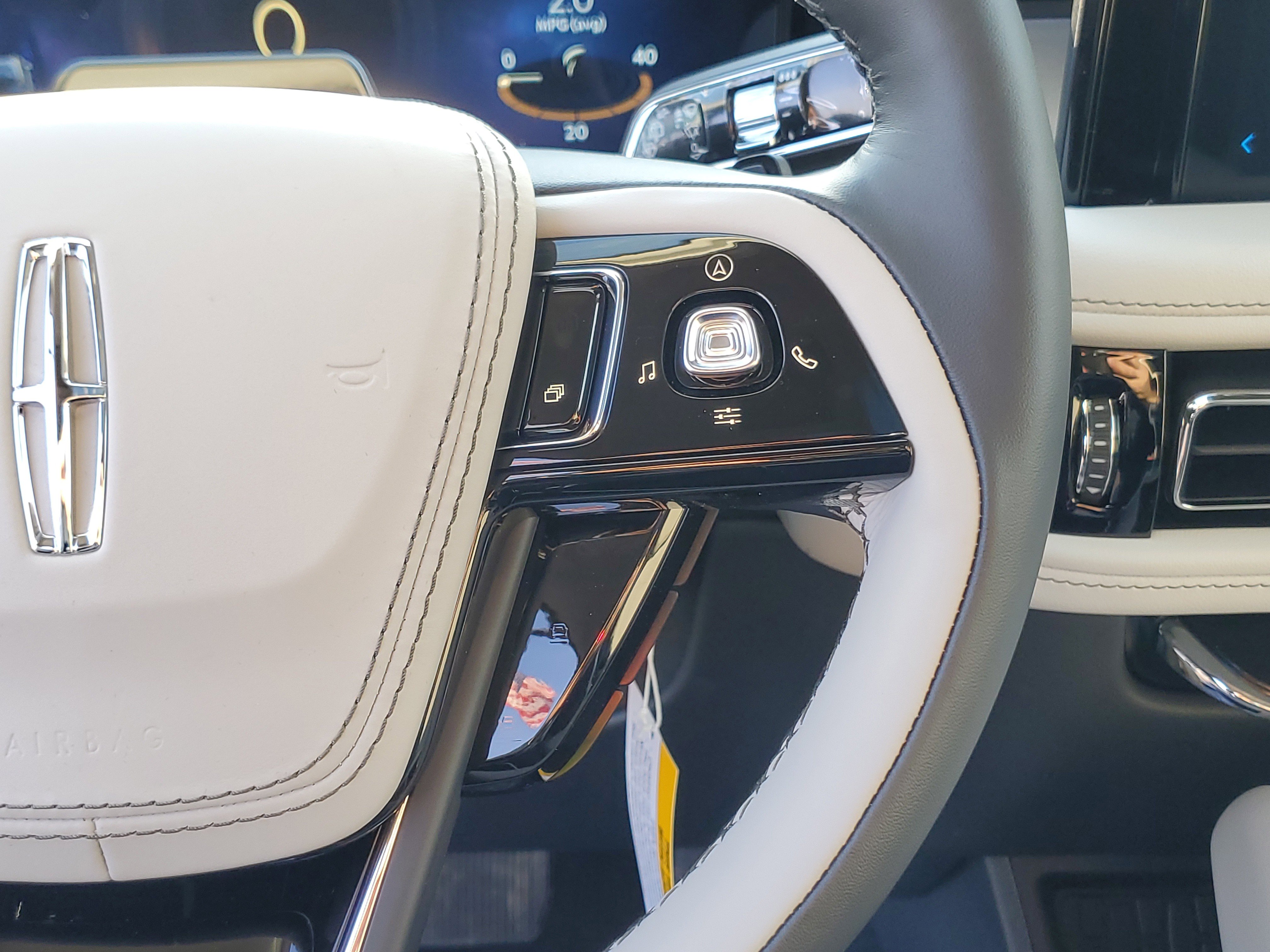 New 2026 Lincoln Aviator Reserve image 17