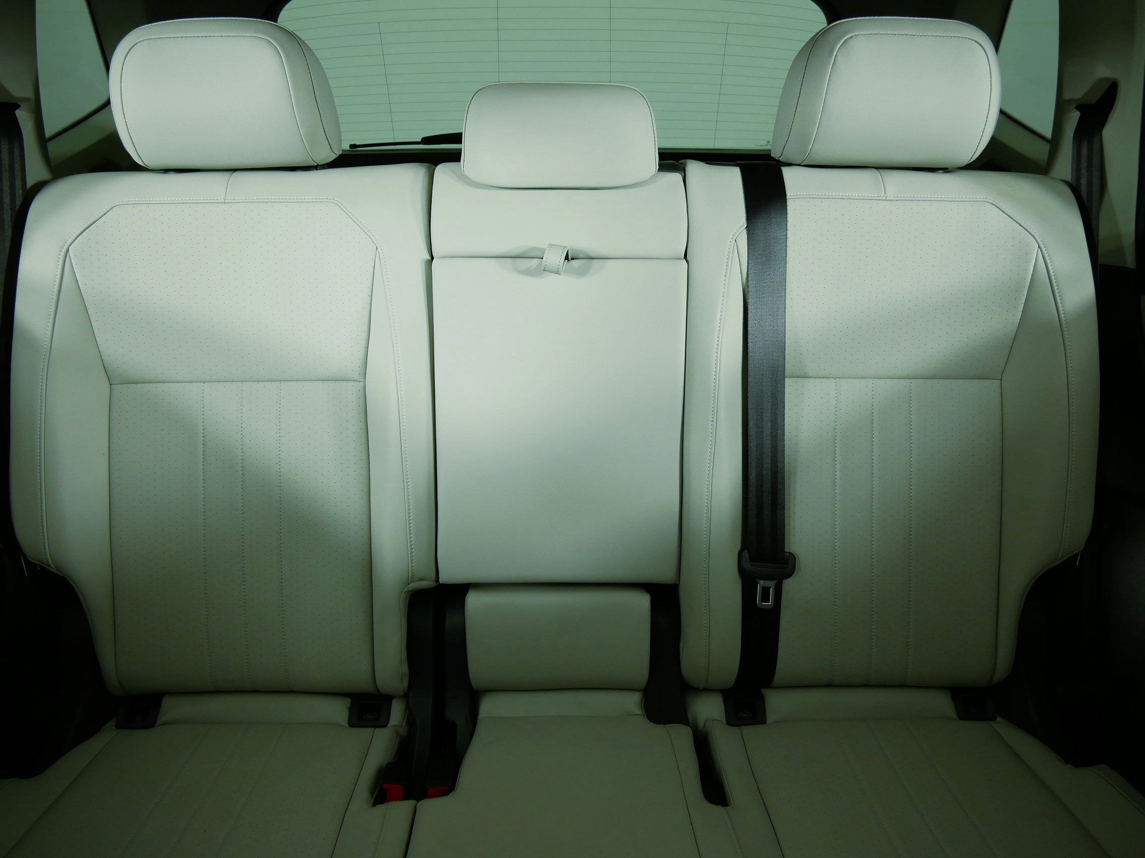 Certified 2022 Volkswagen Tiguan SE w/ Panoramic Sunroof Package image 13