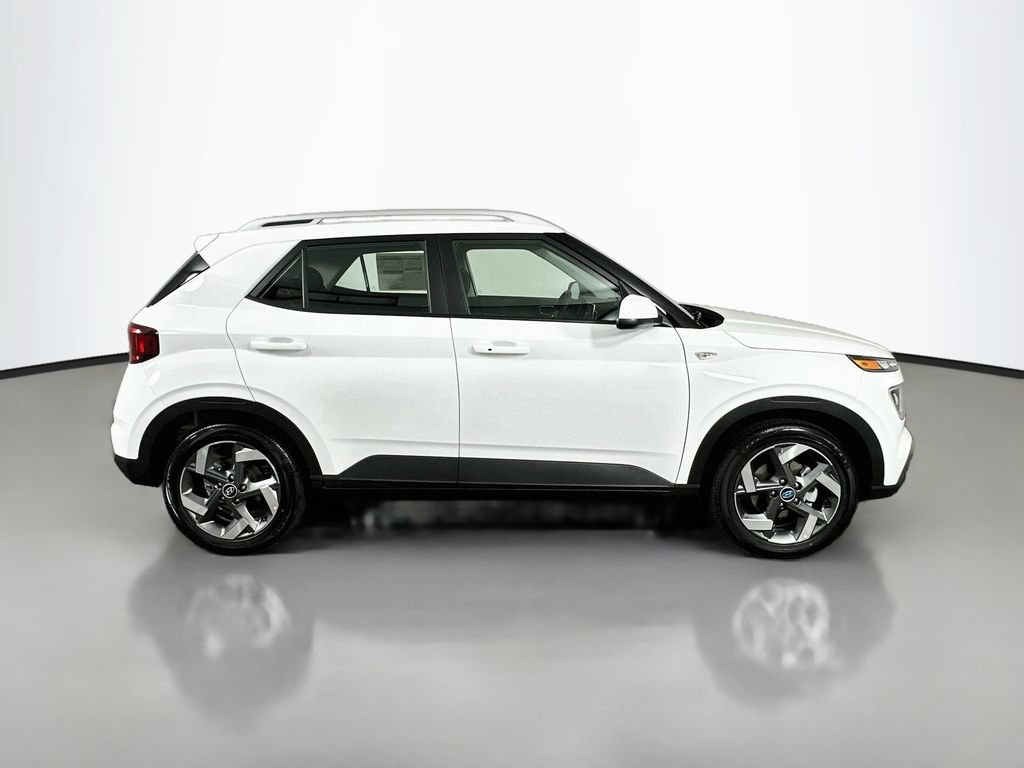 New 2026 Hyundai Venue SEL FWD image 4