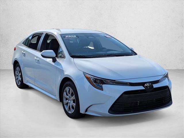 Used 2025 Toyota Corolla LE image 3