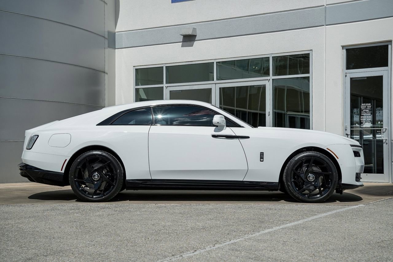 New 2025 Rolls-Royce Spectre Black Badge AWD/4WD image 8