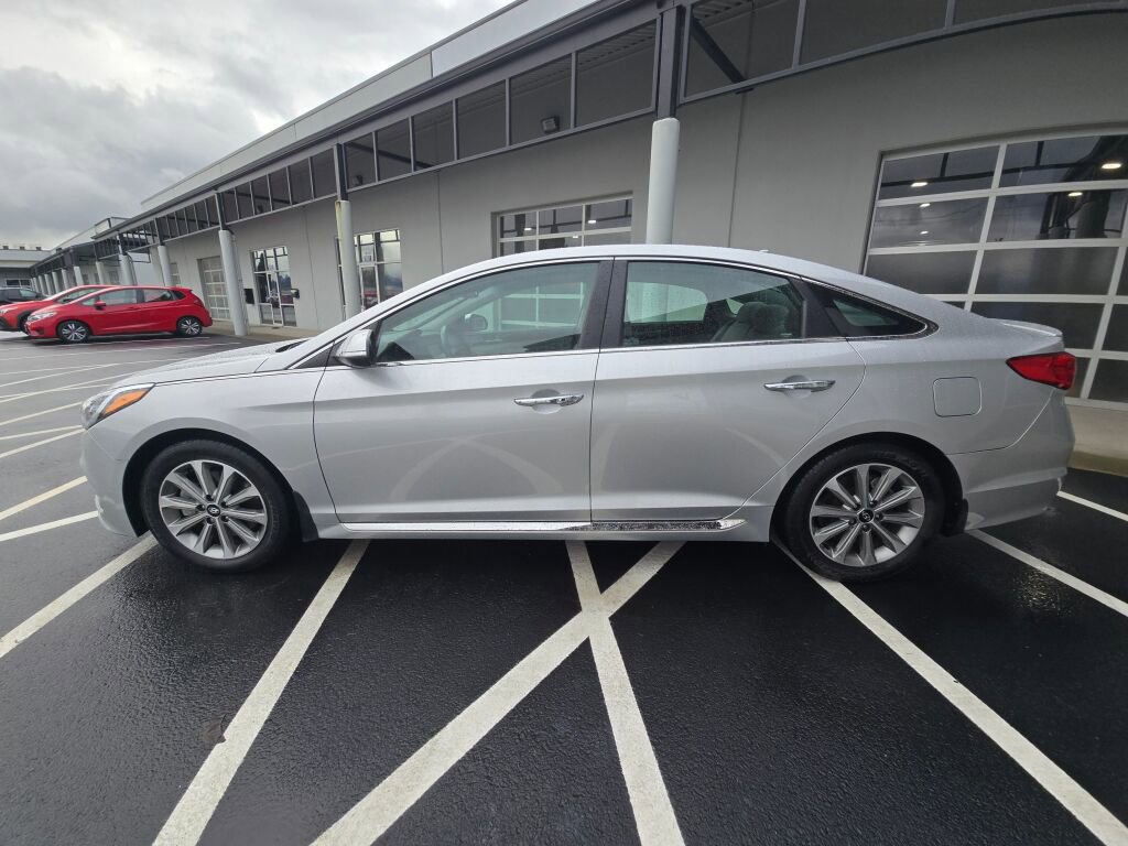 Used 2017 Hyundai Sonata Limited w/ Ultimate Package 04 image 8