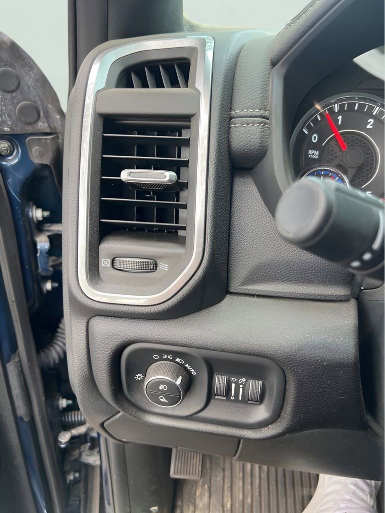 Used 2024 RAM 2500 Laramie w/ Night Edition AWD/4WD image 6