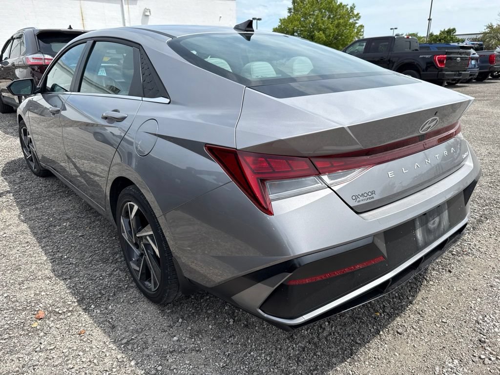 Used 2025 Hyundai Elantra Limited FWD image 6