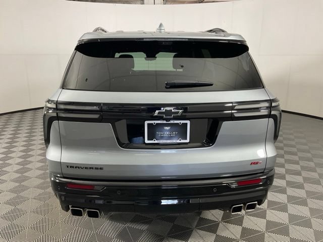 Used 2026 Chevrolet Traverse RS w/ LPO, Floor Liner Package FWD image 5